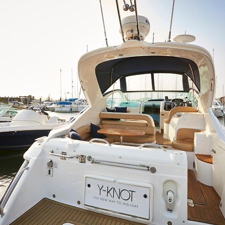 Y-Knot-Two Bedroom Luxury Motor Boat In Lymington Exterior photo