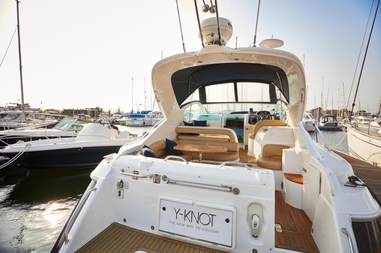 Y-Knot-Two Bedroom Luxury Motor Boat In Lymington Exterior photo